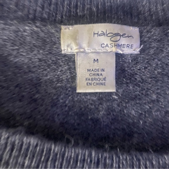 Halogen 100% Cashmere Women’s Size Medium Gray Grey Crew Neck Sweater Jewel M - Picture 3 of 5